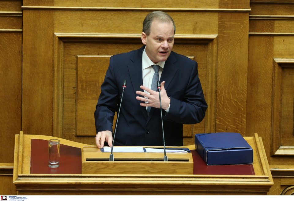 Ο πρώην υπ. Μεταφορών Κ. Καραμανλής στη Βουλή -Φωτογραφία: Intimenews/ΚΑΜΣΗΣ ΔΗΜΟΣΘΕΝΗΣ