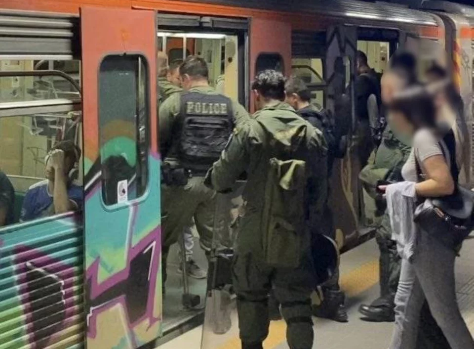 mat mesa ston ilektriko 03.jpg