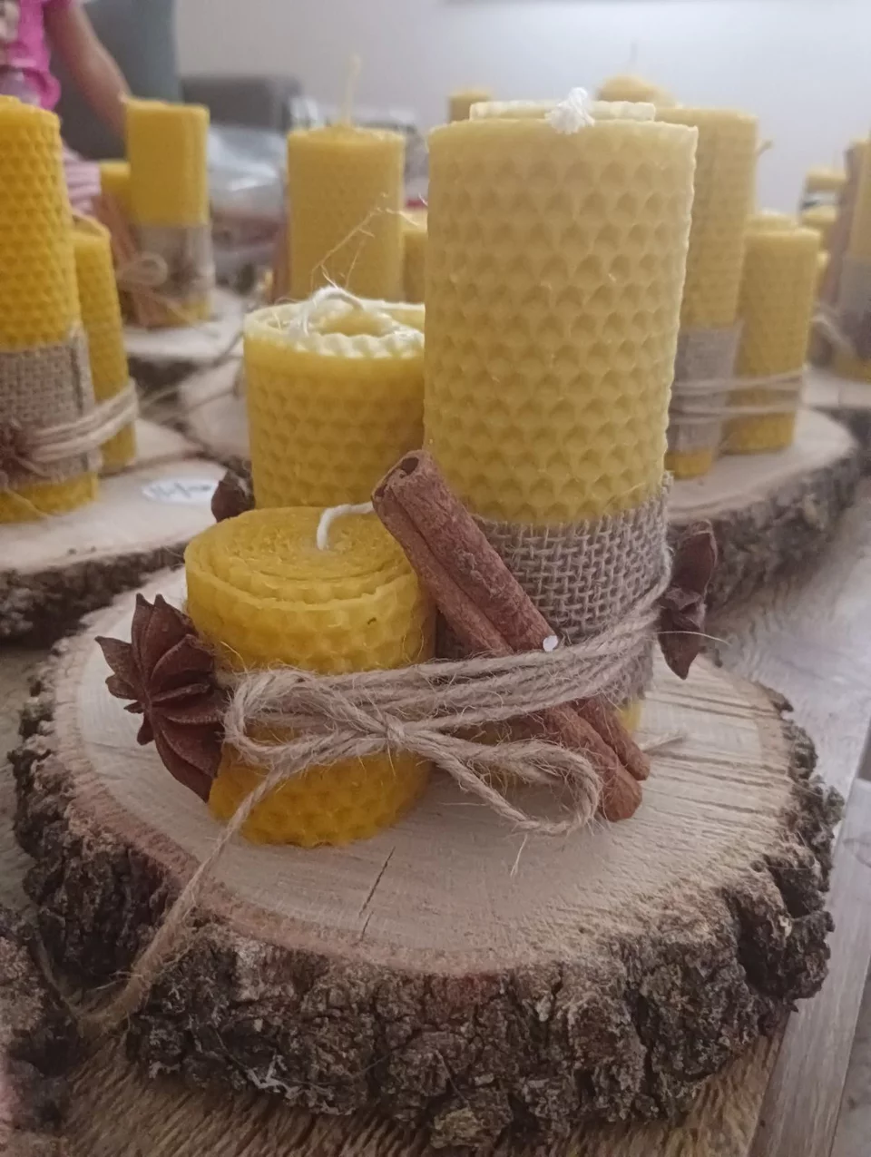 Χειροποίητα κεριά που φτιάχνει η σύζυγος του Αντώνη