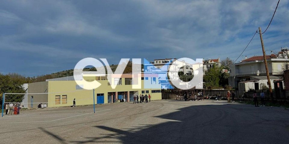 Οι μαθητές βγήκαν από τα σχολεία στην Εύβοια