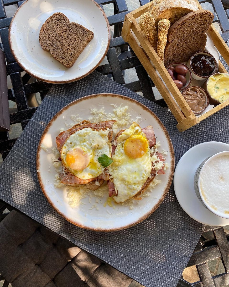Τα αυγά στο brunch του Περιβολιού στη Βάρη είναι βιολογικά ημέρας από το δικό τους κοτέτσι / Φωτογραφία: perivolivari/Instagram
