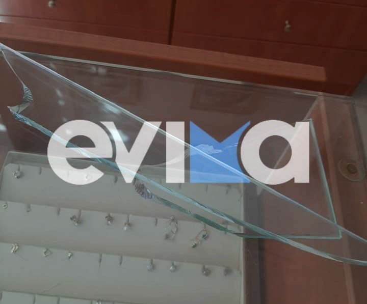 Ζημιές σε κοσμηματοπωλείο στο Μαντούδι / evima.gr