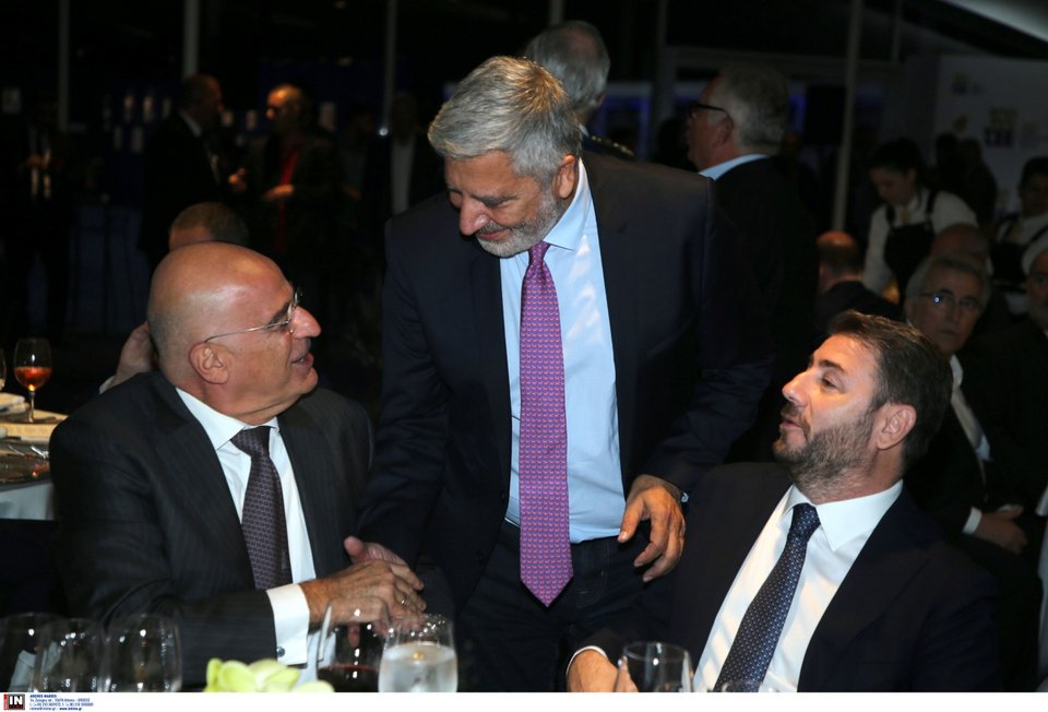 Ο Νίκος Ανδρουλάκης χαμογελαστός δίπλα στον Νίκο Δένδια και τον Γιώργο Πατούλη / Φωτογραφία: Intimenews/ΚΑΜΣΗΣ ΔΗΜΟΣΘΕΝΗΣ 