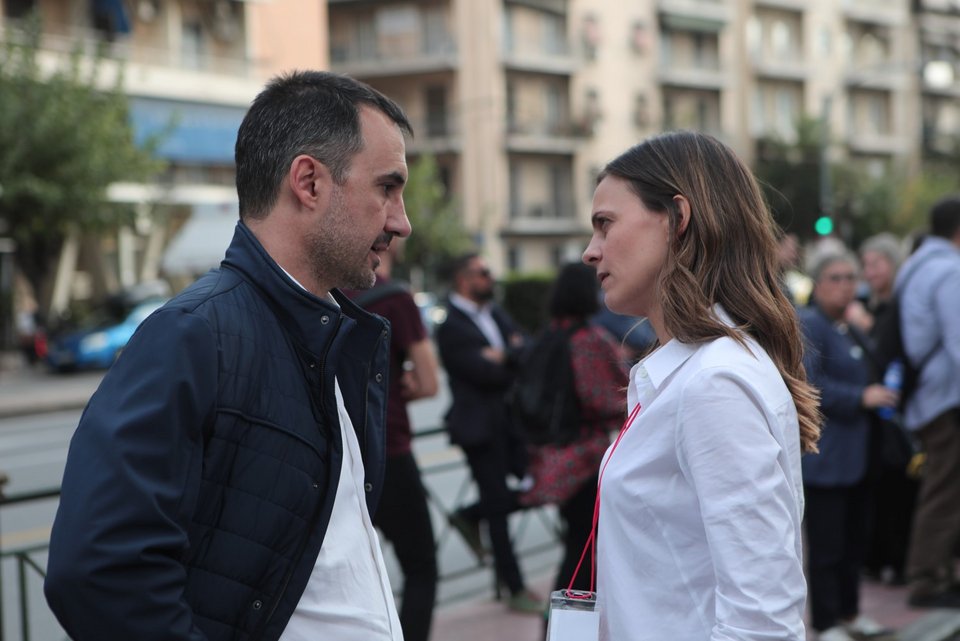 Αλέξης Χαρίτσης και Έφη Αχτσιόγλου στην επεισοδιακή συνεδρίαση της ΚΕ όπου αποχώρησε η «Ομπρέλα» / Φωτογραφία: Dimitris Peristeris / SOOC