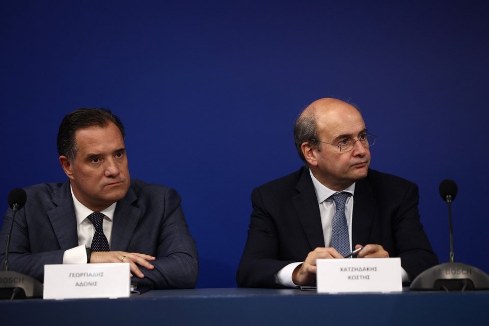 Άδωνις Γεωργιάδης και Κωστής Χατζηδάκης στη συνεδρίαση της ΠΕ της ΝΔ / Φωτογραφία: ΒΑΣΙΛΗΣ ΡΕΜΠΑΠΗΣ/EUROKINISSI