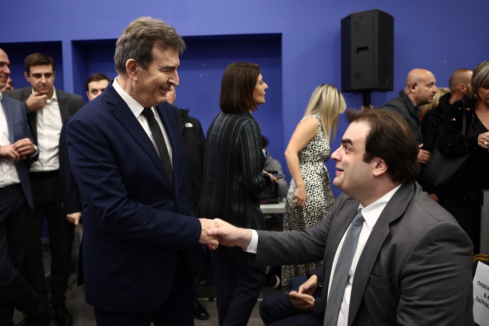 Μιχάλης Χρυσοχοΐδης και Κυριάκος Πιερρακάκης / Φωτογραφία: ΒΑΣΙΛΗΣ ΡΕΜΠΑΠΗΣ/EUROKINISSI