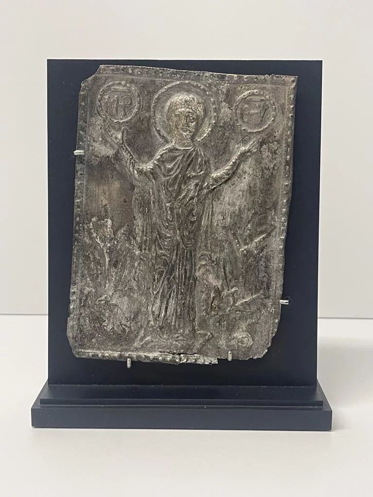 Αργυρό εικονίδιο με παράσταση δεομένης Θεοτόκου