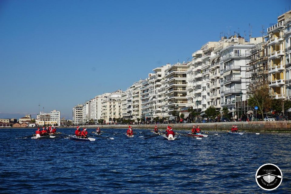 Αγιοβασίληδες στον Θερμαϊκό / Φωτογραφία ΑΜΠΕ