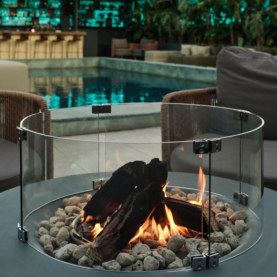 Μια ζεστή γωνιά πλάι στην πισίνα / Φωτογραφία: 10urbanroof/Instagram