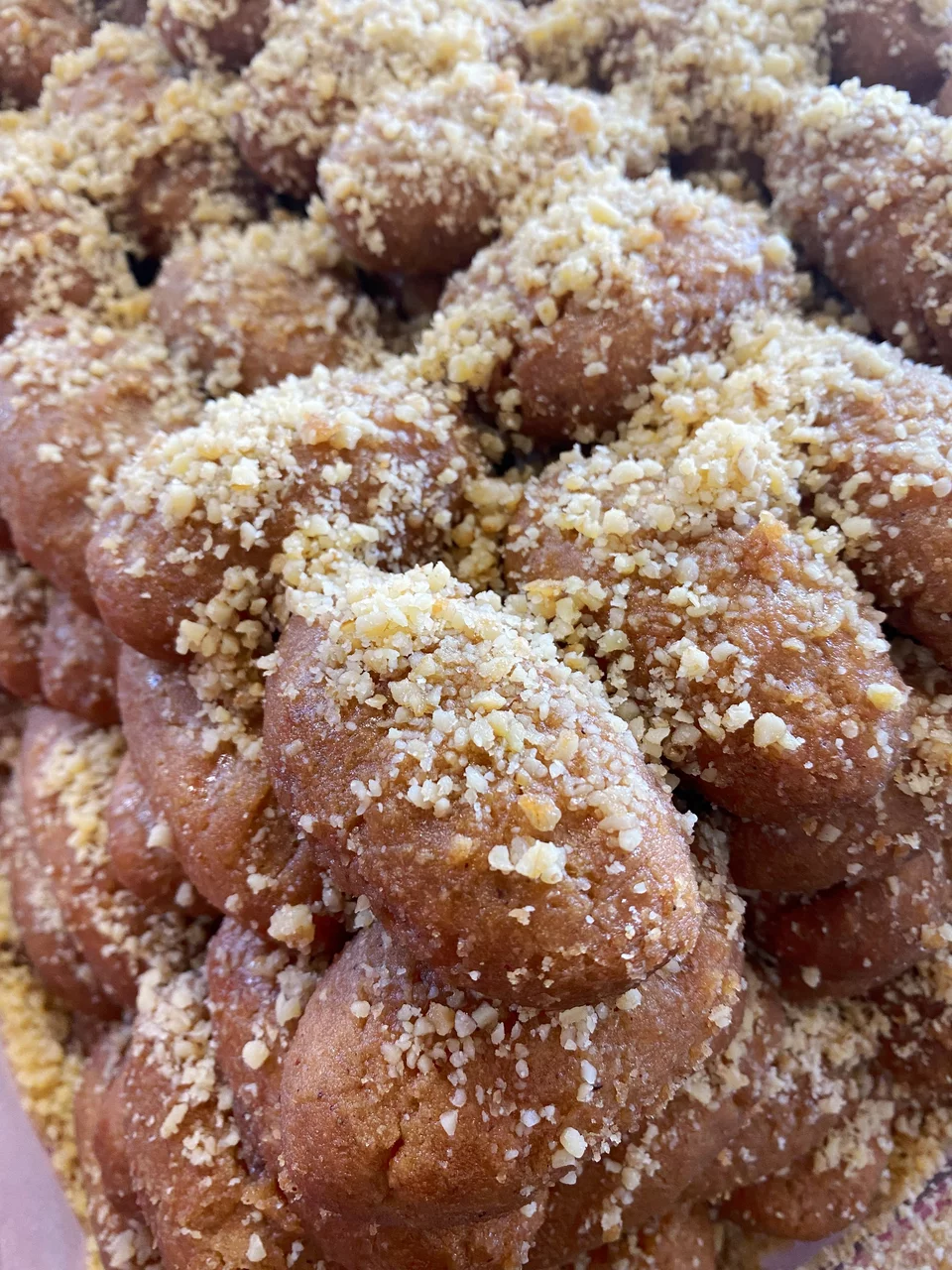 Τα λαχταριστά μελομακάρονα του Δαρεμά / Φωτογραφία: Μάνος Λειβαδάρος/iefimerida