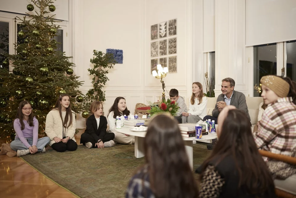 23 12 19 0028 DPC4841%20%28Custom%29.jpg