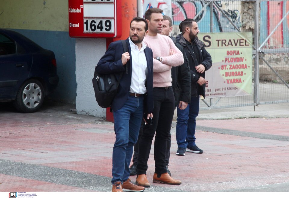 Ο Στέφανος Κασσελάκης με τον κοινοβουλευτικό εκπρόσωπο του ΣΥΡΙΖΑ Νίκο Παππά / Φωτογραφία: Intime -ΣΑΡΕΛΑΣ ΔΗΜΗΤΡΗΣ   