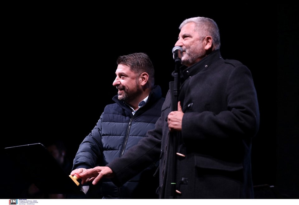 Ο κ. Πατούλης μαζί με τον κ. Χαρδαλιά επισκέφθηκαν την υπαίθρια χριστουγεννιάτικη αγορά