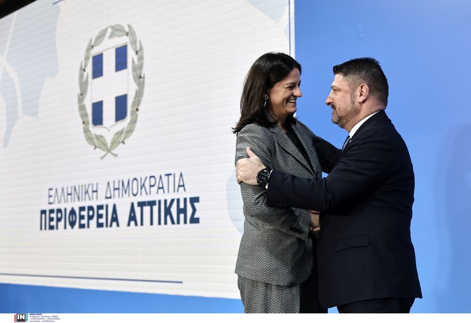 Η Νίκη Κεραμέως συγχαίρει το νέο Περειφερειάρχη Αττικής Νίκο Χαρδαλιά / Φωτογραφία: Intime -ΛΙΑΚΟΣ ΓΙΑΝΝΗΣ