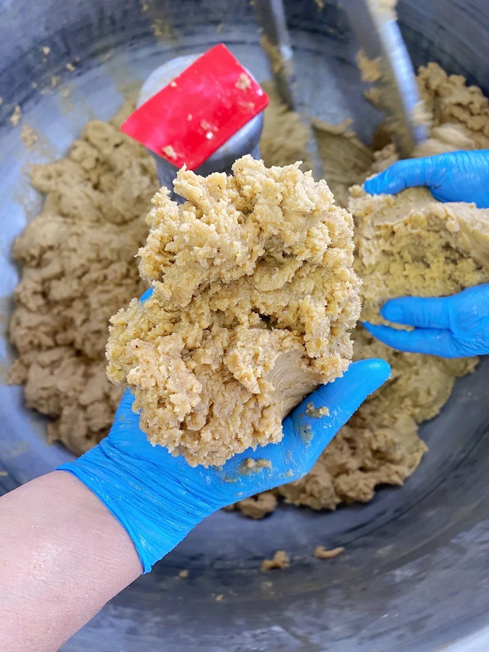 Το ζυμάρι έτοιμο για τα μελομακάρονα / Φωτογραφία: Μάνος Λειβαδάρος/iefimerida