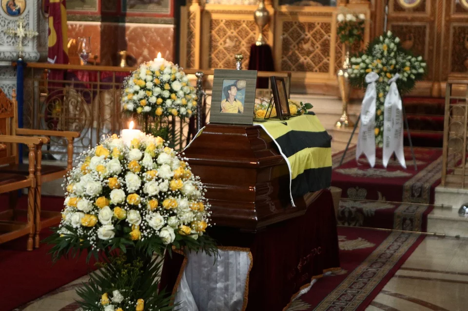 Κηδεία Κώστα Νεστορίδη: Σε λαϊκό προσκύνημα η σορός του (εικόνες) 15 6059594%20%28Custom%29.jpg