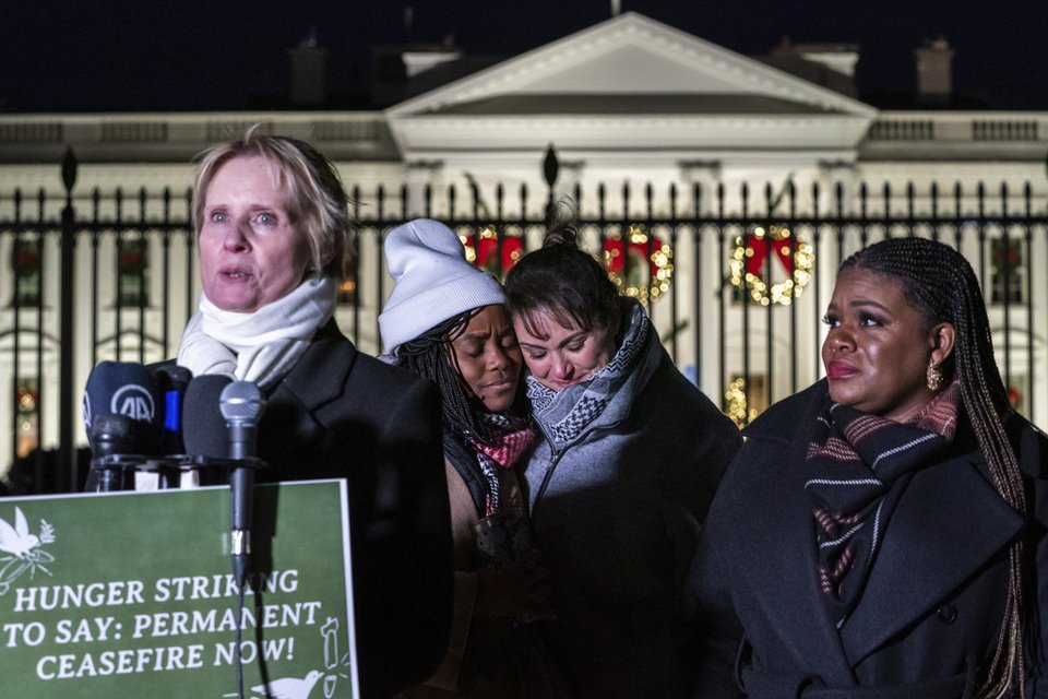 H Σίνθια Νίξον εξήγησε τους λόγους που πρόσφατα συμμετείχε σε πενθήμερη απεργία πείνας με αίτημα τη μόνιμη κατάπαυση του πυρός