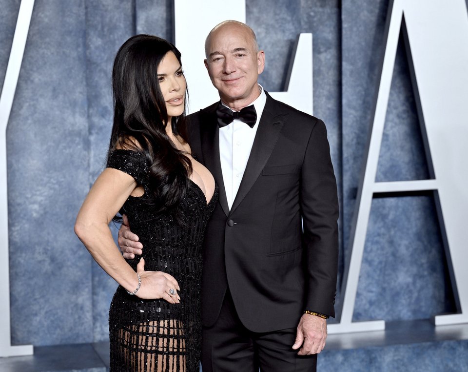 Lauren Sanchez και Jeff Bezos στο Vanity Fair Oscar Party, την Κυριακή 12 Μαρτίου 2023
