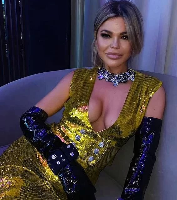 H 44χρονη Ναταλία Μποχάρεβα,  κόρη πρώην συμμάχου του Πούτιν,  βρέθηκε νεκρή  τον περασμένο Ιούλιο στο πολυτελές διαμέρισμά της στη Μόσχα με τις Αρχές να αναφέρουν ως επίσημη αιτία του θανάτου της  μία «αδιαθεσία» και ένα «πρόβλημα στην  καρδιά»