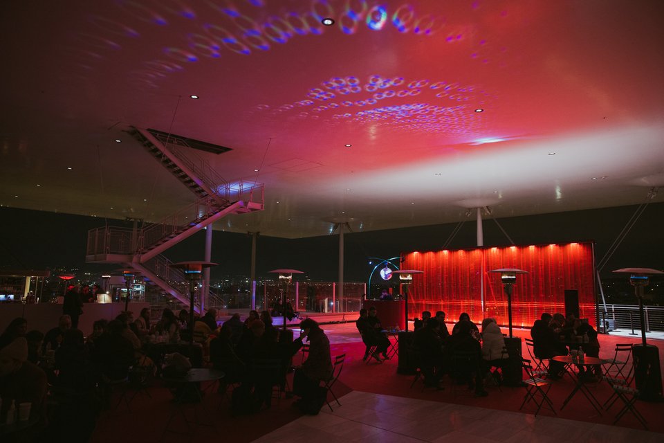 Το 360° Christmas Pop-Up Bar στον Φάρο του ΚΠΙΣΝ