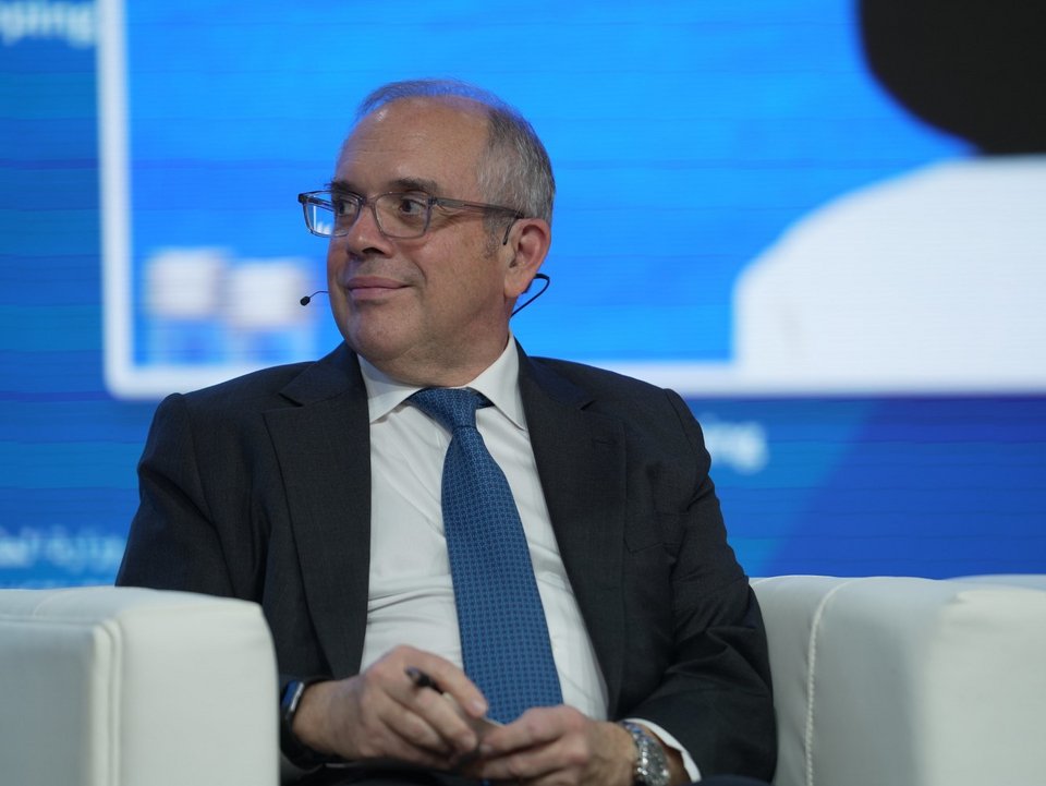 Στις εργασίες της Συνόδου, ο κ. Δημήτριος Ι. Φαφαλιός, γραμματέας του Διοικητικού Συμβουλίου της ΕΕΕ, αλλά και πρόεδρος της Intercargo, συμμετείχε στον κύκλο συζήτησης με θεματική τον καθοριστικό ρόλο των ναυτικών για τη μετάβαση σε μια κλιματικά ουδέτερη ναυτιλία.