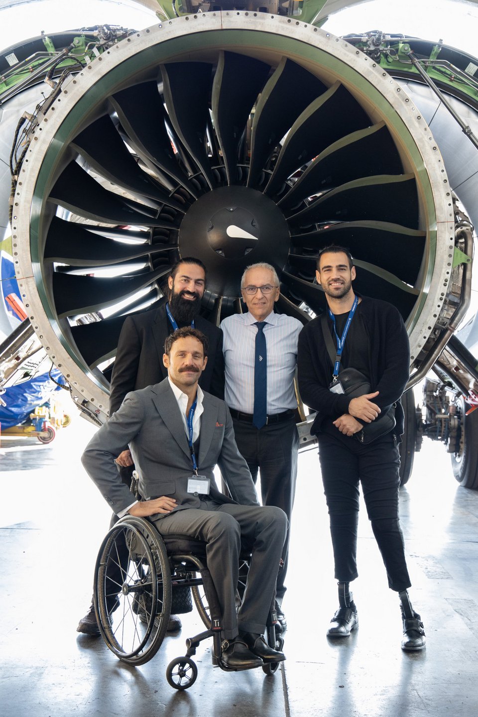 Μιχάλης Σεΐτης, Αντώνης Τσαπατάκης και Γιάννης Σεβδικαλής με τον διευθύνοντα σύμβουλο της AEGEAN, Δημήτρη Γερογιάννη