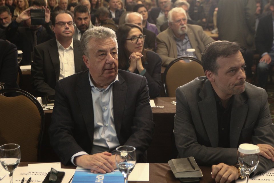 Σταύρος Αρναουτάκης και Χάρης Δούκας -Φωτογραφία: ΜΠΟΝΗΣ ΧΡΗΣΤΟΣ/Eurokinissi
