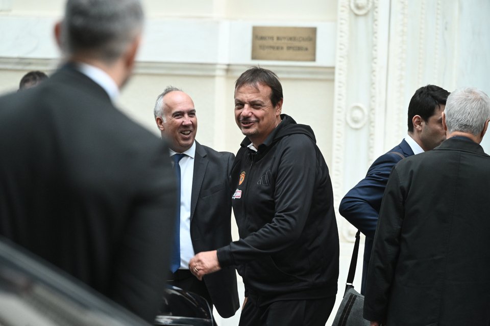 Ο προπονητής του Παναθηναϊκού AKTOR, Εργκίν Αταμάν, στην τουρκική πρεσβεία / Φωτογραφία: ΤΑΤΙΑΝΑ ΜΠΟΛΑΡΗ-EUROKINISSI
