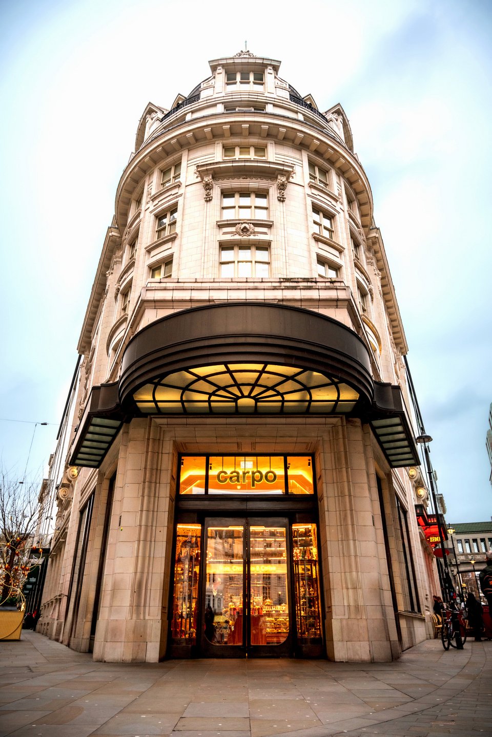 Το εμβληματικό κτίριο τους οδού Glasshouse
