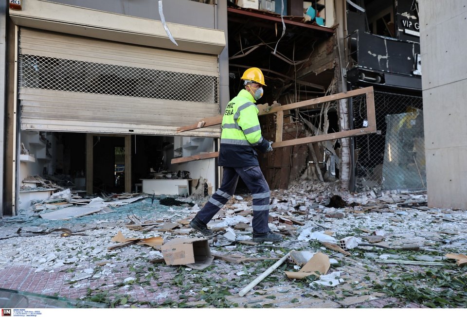 Εικόνες από την έκρηξη στον Πειραιά