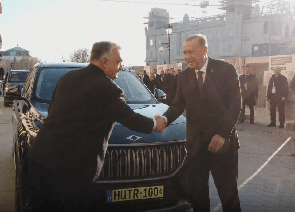 Το τουρκικής κατασκευής αυτοκίνητο των 100 ίππων, δώρο του Ερντογάν προς τον Όρμπαν 