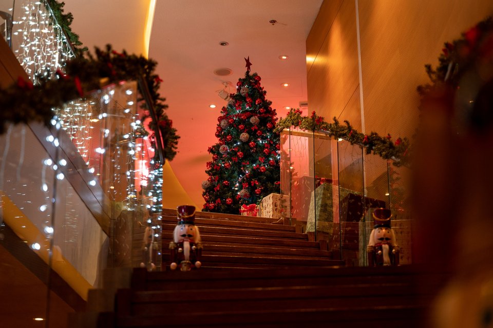 Η στολισμένη σκάλα του Fuga / Φωτογραφία: Fuga_restaurant/Instagram