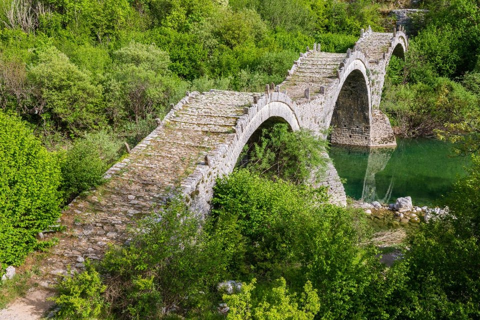 Από τις πιο χαρακτηριστικές πέτρινες γέφυρες