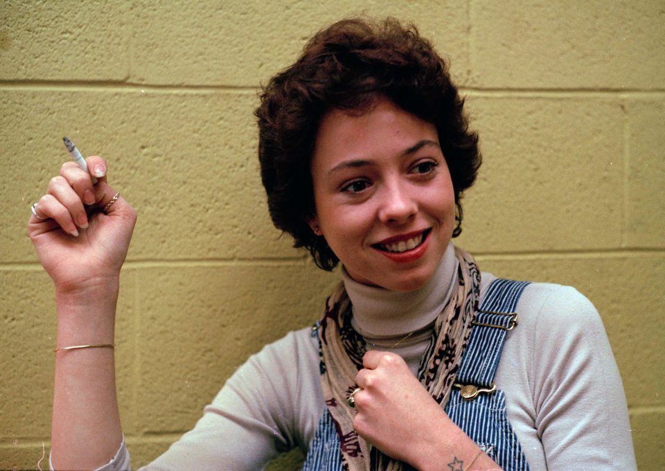 Η Μακένζι Φίλιπς στη σειρά «One Day At A Time»