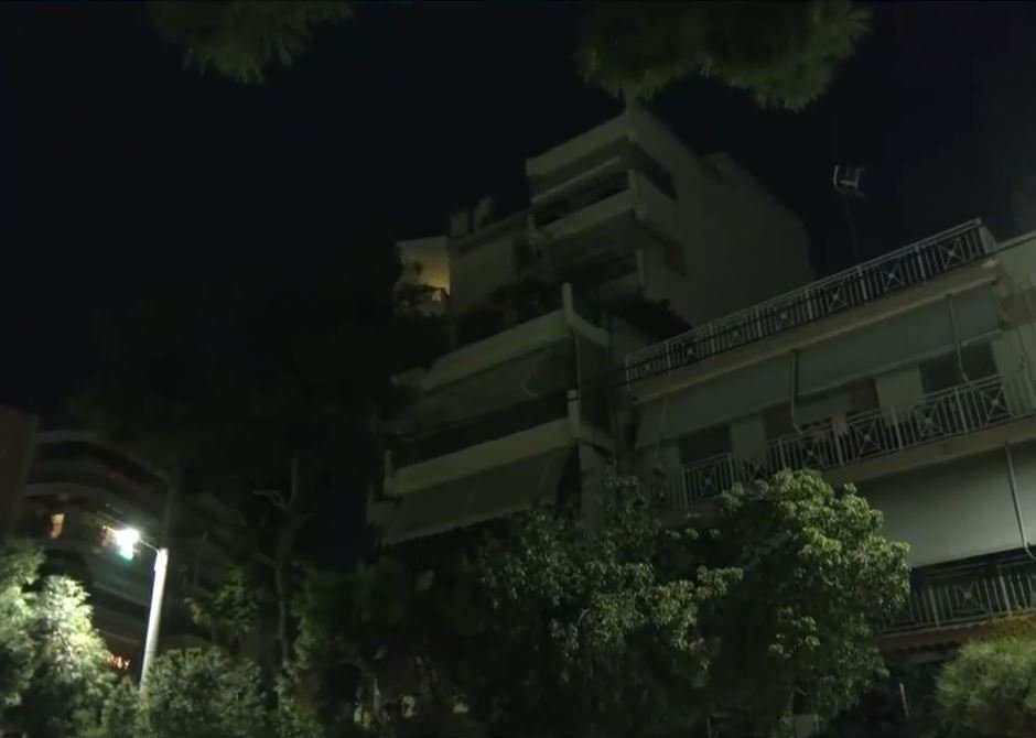 Η πολυκατοικία στη Νέα Σμύρνη όπου έγινε το φονικό με θύμα τον 16χρονο / ΕΡΤ