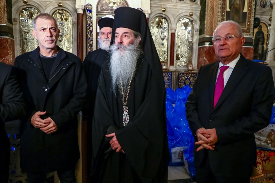 Γεύματα αγάπης στην Ιερά Μητρόπολη Πειραιά από την ΠΑΕ Ολυμπιακός / Φωτογραφία: olympiacos.org