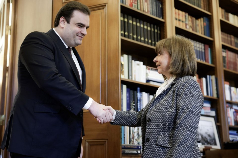 Ο Πιερρακάκης ενημέρωσε την Σακελλαροπούλου για το ν/σ για τα μη κρατικά πανεπιστήμια