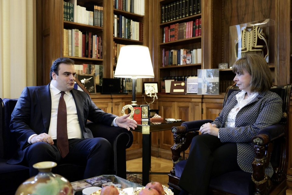Ο Πιερρακάκης ενημέρωσε την Σακελλαροπούλου για το ν/σ για τα μη κρατικά πανεπιστήμια