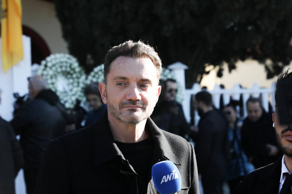 Βασίλης Καρράς