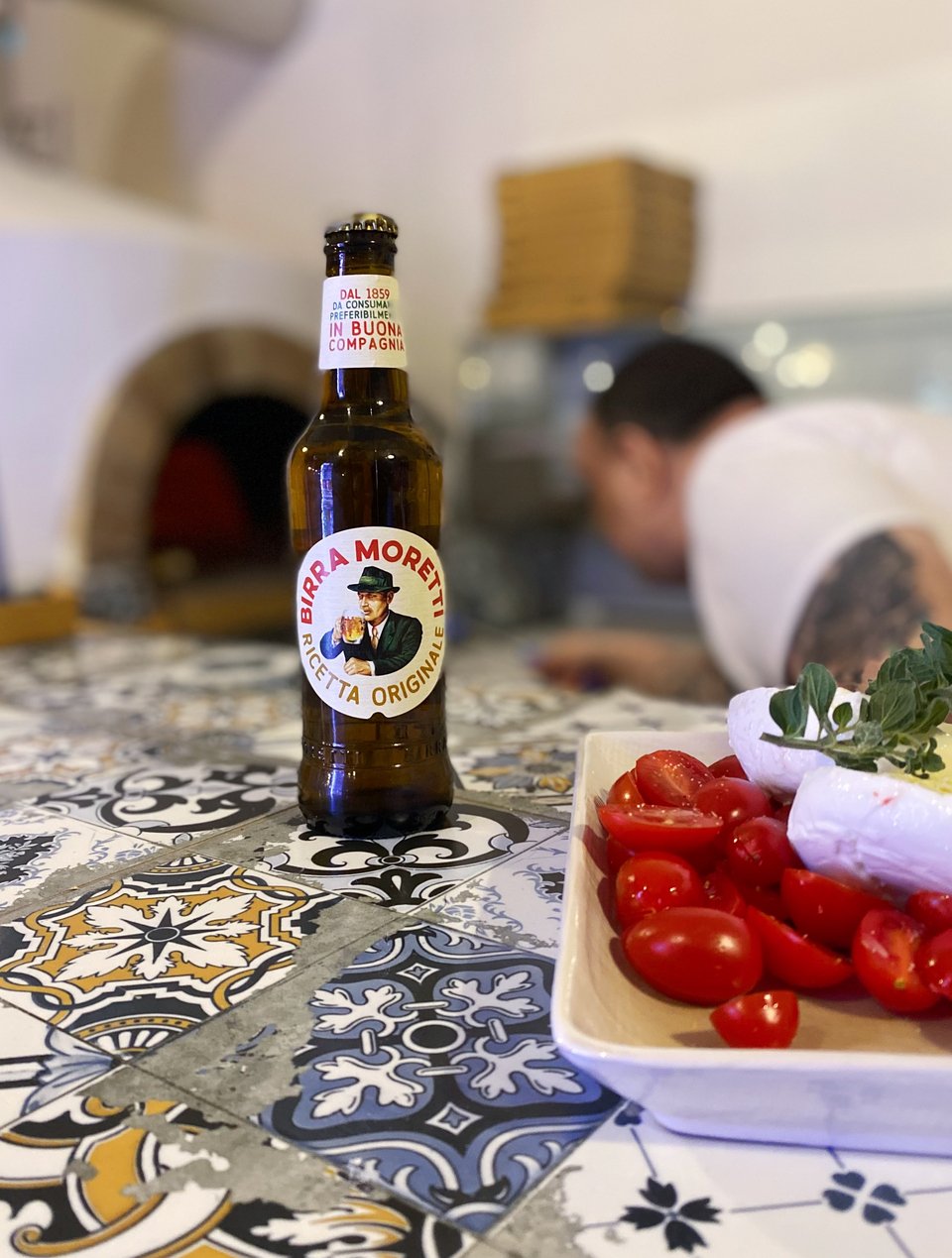 Ιταλική μπύρα και Caprese / Φωτογραφία: Μάνος Λειβαδάρος/iefimerida