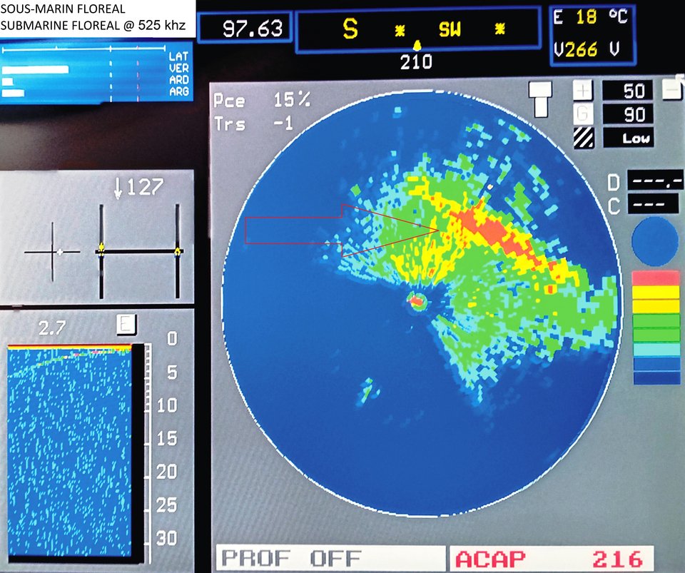 Ηχοβολιστική απεικόνιση του ναυαγίου με Imaging Sonar στα 525 khz που φέρει το υποβρύχιο τηλεκατευθυνόμενο όχημα ROV μαζί του. Διακρίνεται το ναυάγιο του Floreal σε βάθος 97,6 μέτρα. – Imaging Sonar @ 525 khz