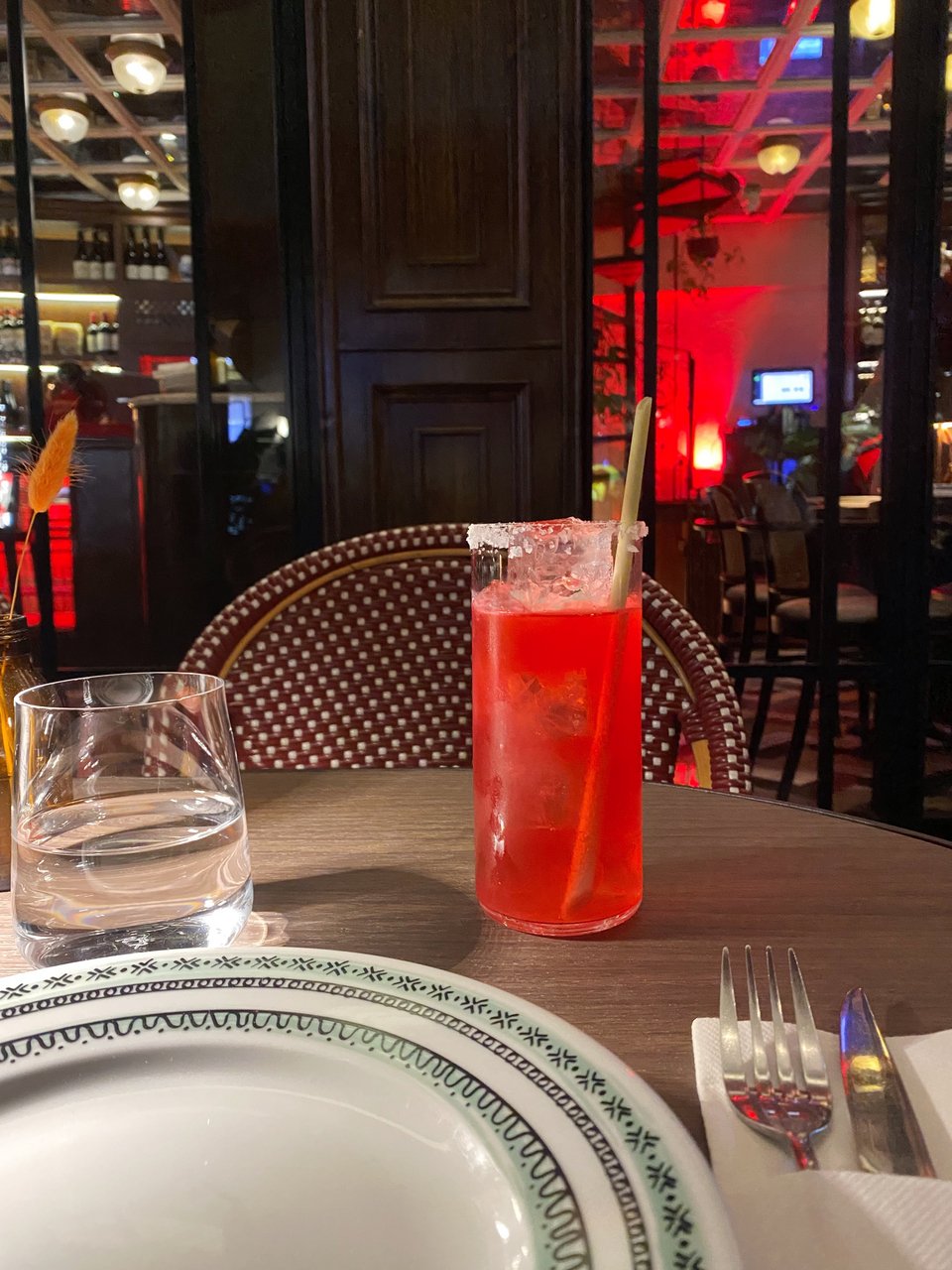 Το cocktail «The creation of Adam» του Ami  / Φωτογραφία: Μάνος Λειβαδάρος/iefimerida 