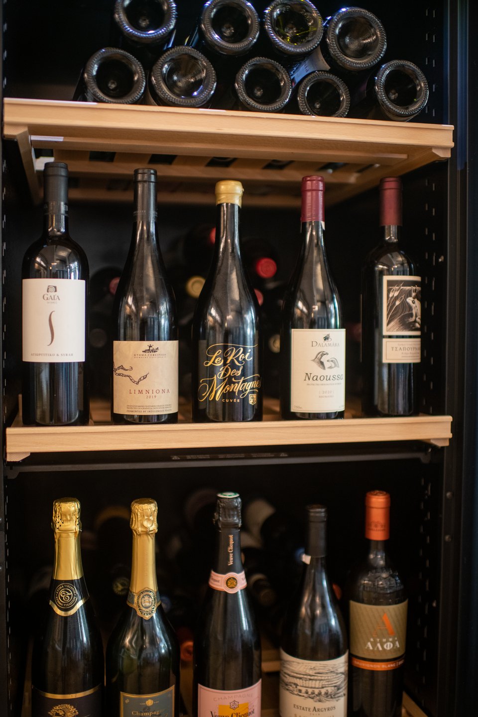 Το degustation menu συνοδεύεται από κρασιά ελληνικού ή διεθνούς αμπελώνα