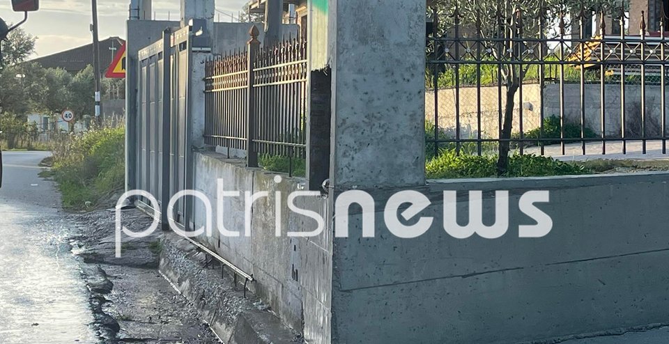 το σημείο όπου σημειώθηκε τροχαίο στην ηλεία, κάγκελα δίπλα από δρόμο