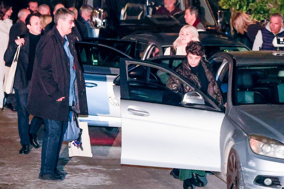 Αυτή την ώρα το δείπνο Κασσελάκη σε βουλευτές του ΣΥΡΙΖΑ σε γνωστή ταβέρνα των Σπετσών [βίντεο]