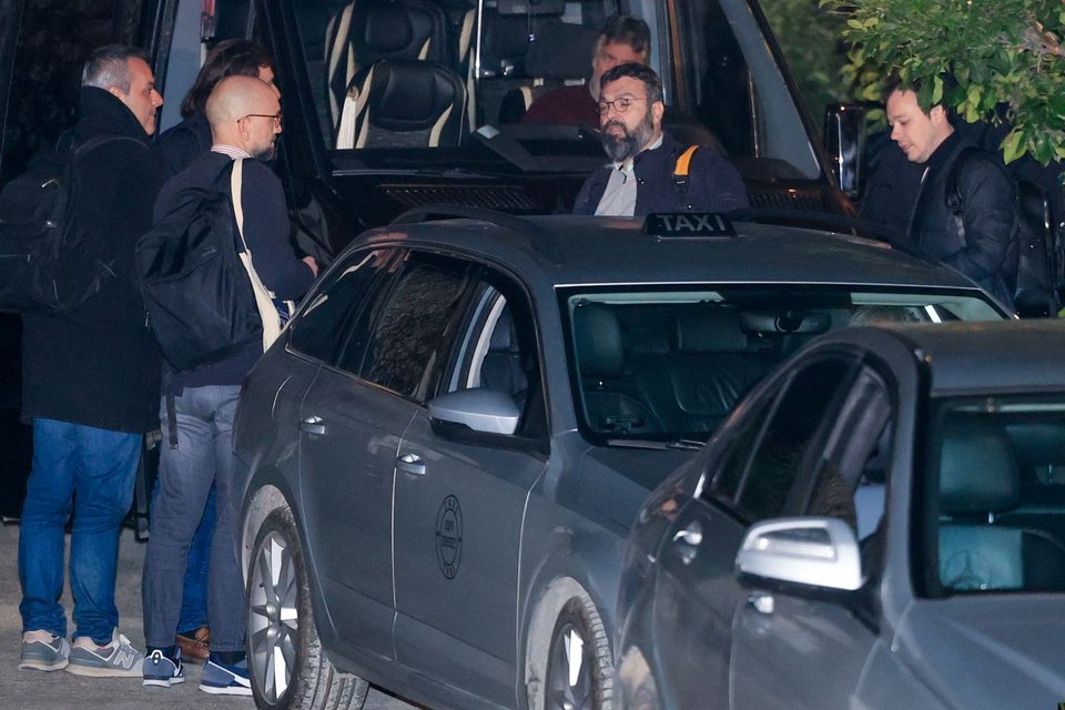 Αυτή την ώρα το δείπνο Κασσελάκη σε βουλευτές του ΣΥΡΙΖΑ σε γνωστή ταβέρνα των Σπετσών [βίντεο]