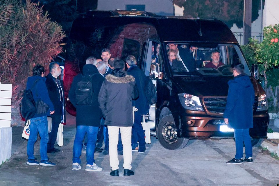 Αυτή την ώρα το δείπνο Κασσελάκη σε βουλευτές του ΣΥΡΙΖΑ σε γνωστή ταβέρνα των Σπετσών [βίντεο]