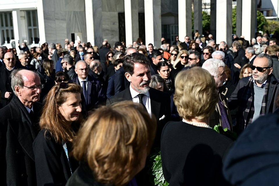 Ο γιος του τέως βασιλιά Κωνσταντίνου, Παύλος Γλίξμπουργκ στην κηδεία της Αιμιλίας Γερουλάνου