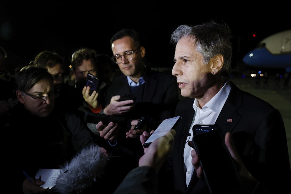 Ο Αντονι Μπλίνκεν κατά την αναχώρησή το από τα Χανιά