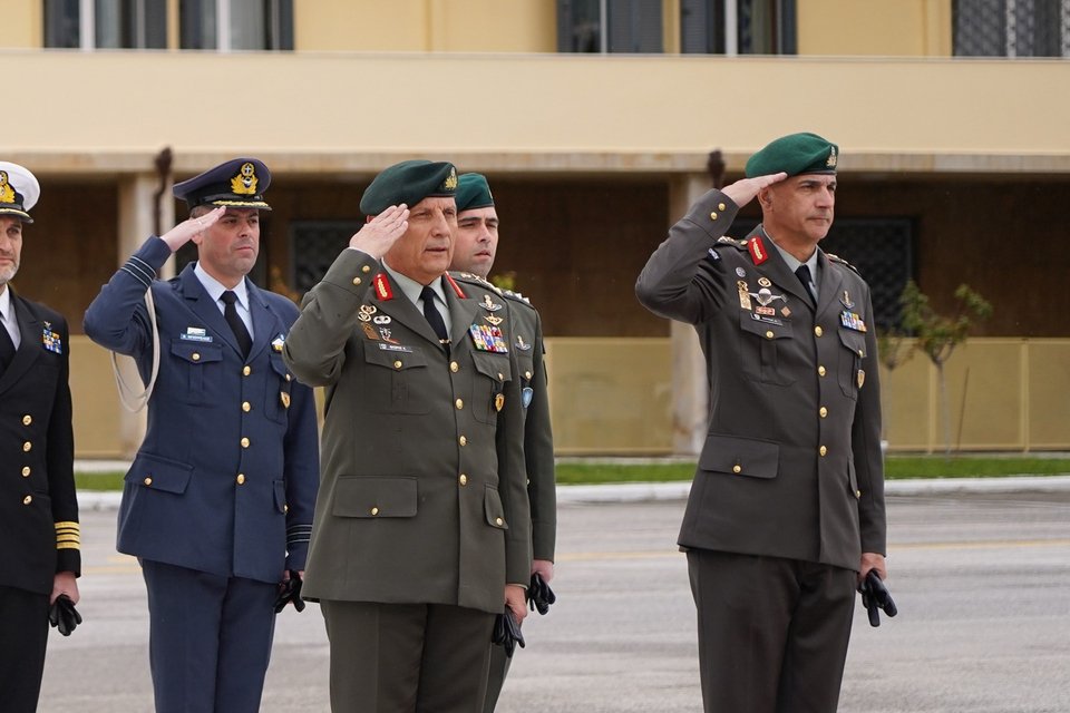 Υποδοχή του νέου αρχηγού ΓΕΕΘΑ Δημήτρη Χούπη στο στρατόπεδο «Παπάγου» / Φωτογραφία: ΓΕΕΘΑ